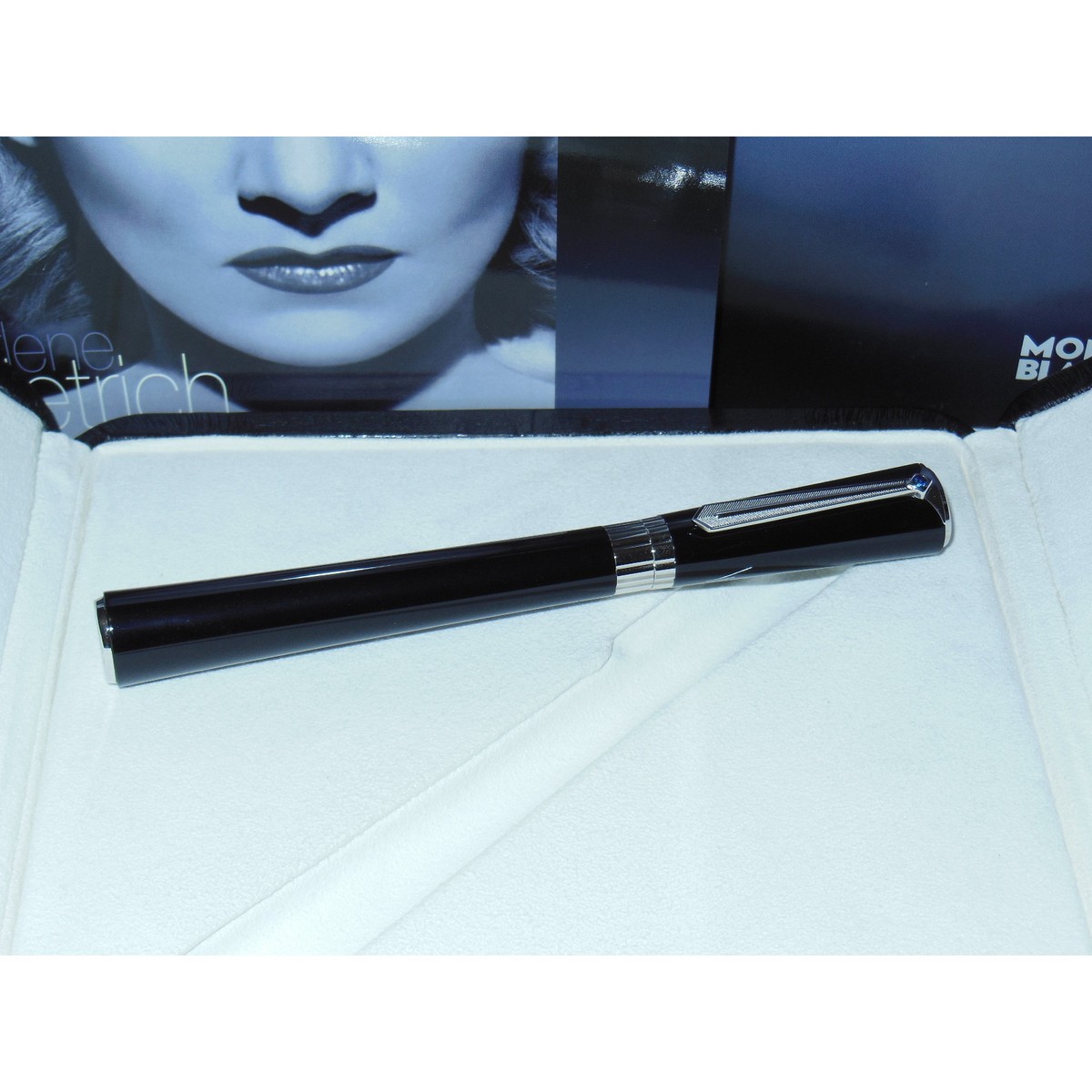 New* Montblanc Marlene Dietrich Special Edition Fountain Pen M 18K