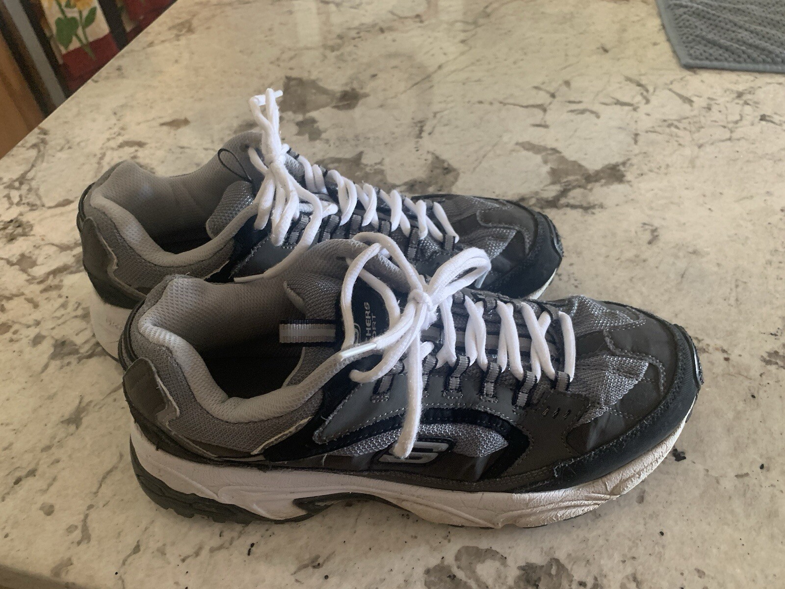 Skechers Sport Sneakers Men’s Size 11 Black/Gray Goodyear Relaxing Comfort