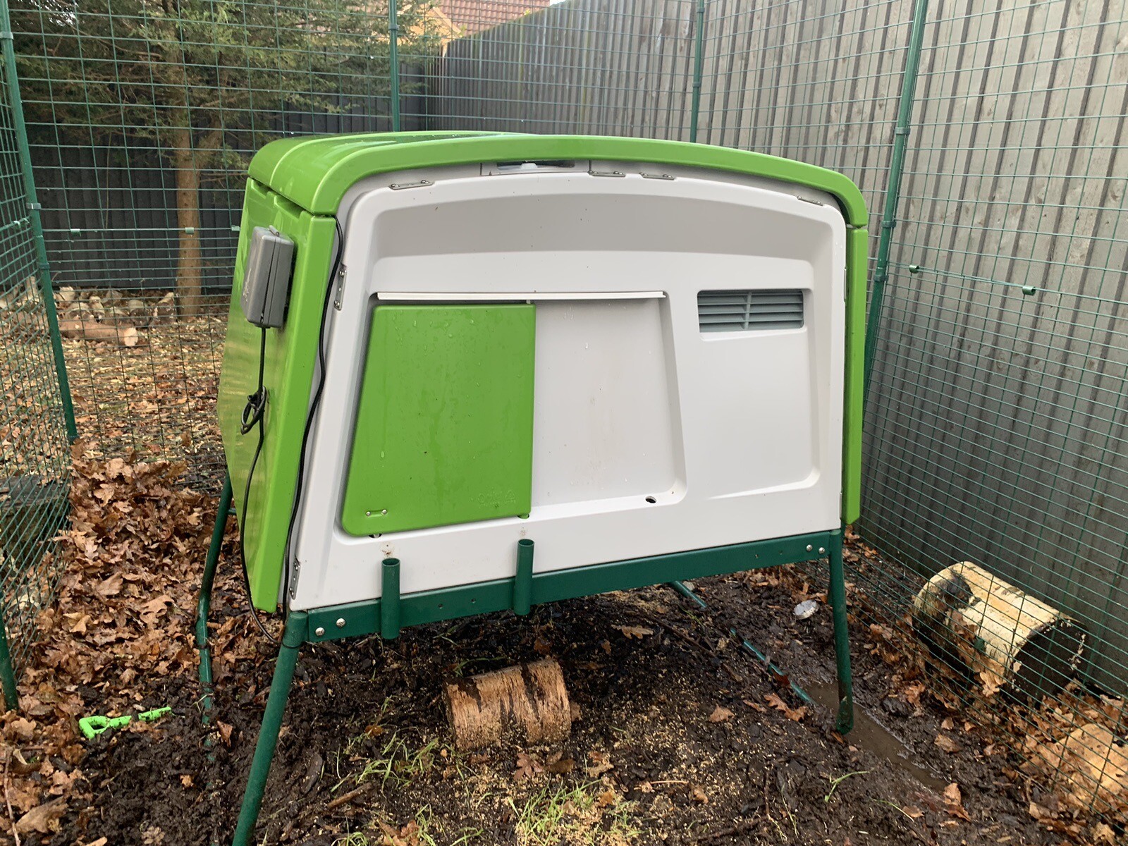 omlet eglu Cube Raised chicken house And Walk In 3 Metre Stand Up Run