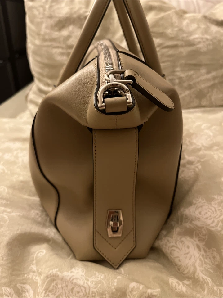 Givenchy soft leather antigona handbag - Image 4 of 4