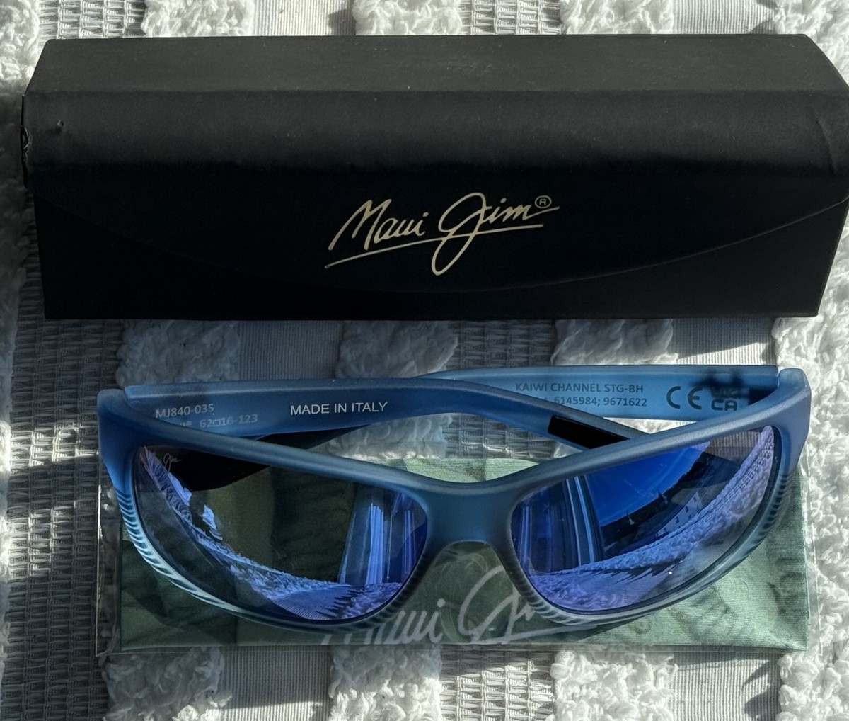 Maui Jim Kaiwi Channel MJ 840 03S Blue Black Frame, Blue Hawaii