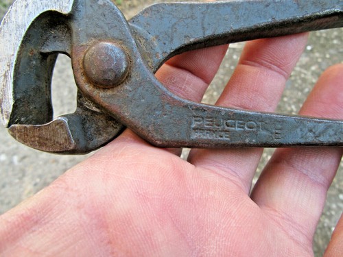 VTG 1" JAWS PEUGEOT CARPENTER COBBLER SHOEMAKER SADDLER CUT CLAW PLIERS PINCERS - Picture 5 of 9