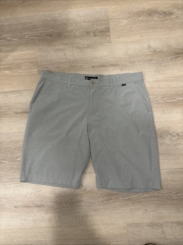 Travis Mathew Shorts Men's Size 40 Gray Flat Front Golf/Chino Shorts Lightweight