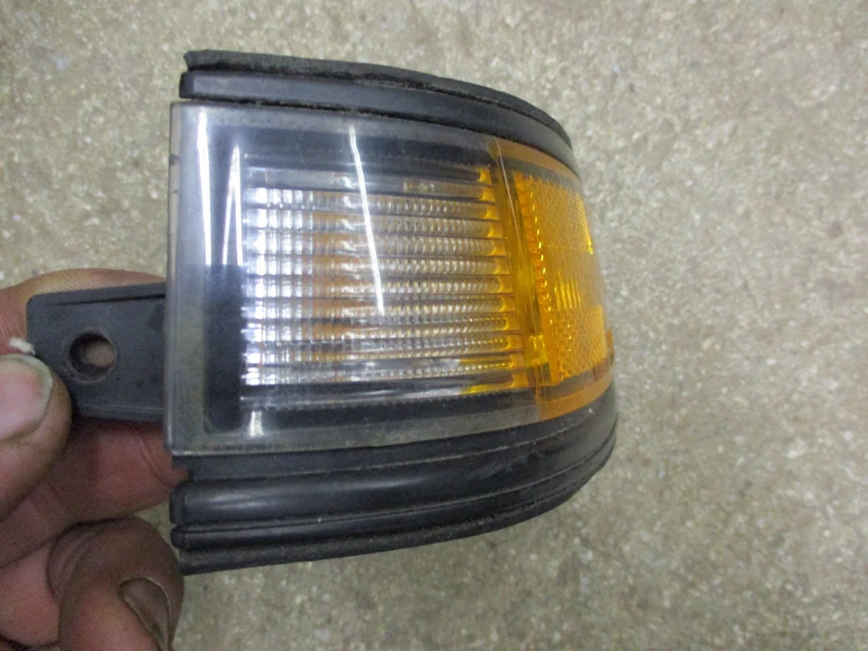 Nissan 200SX 1987 1988 lado del conductor izquierda esquina luz marcador lateral OEM Foto 2 de 4