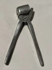 The York Nut Sheller Cracker Texas Aluminum 7.5"