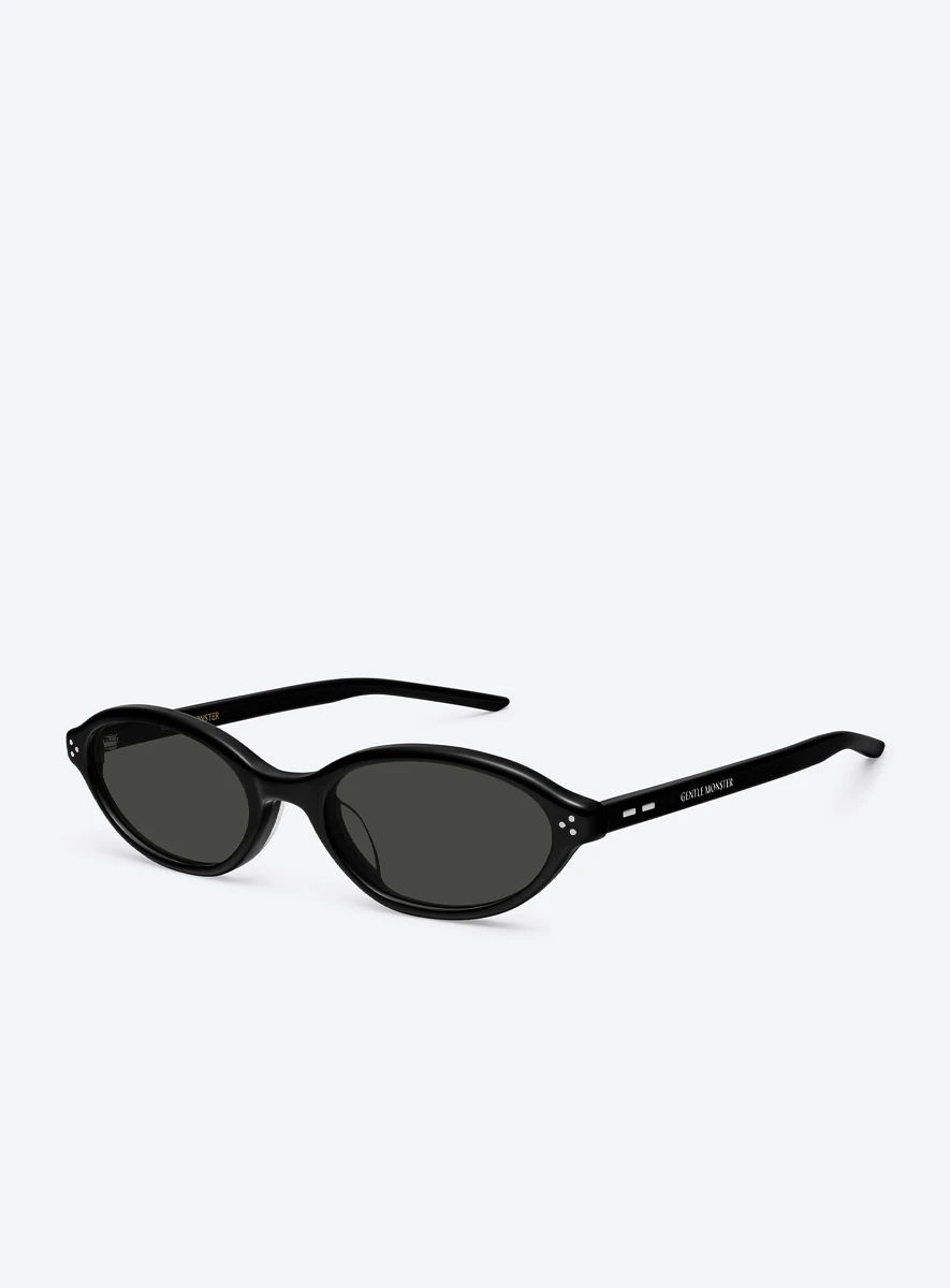 GEntlE MOnster La Cha 01 Black Oval Sunglasses Dark Gray Lens