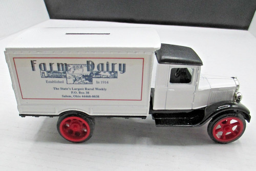1931 Hawkeye Motor Truck Bank with Box         B29