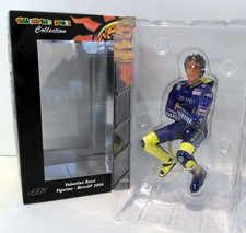 Minichamps scala 1/12 pressofuso - 312 049046 Valentino Rossi seduto senza occhiali da sole
