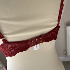 Triumph Rococo  wired Lace bra  Lingerie 34B + uk 10 BNWT