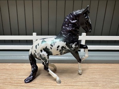 Breyer Stablemate -  Mini EEK!  Alborozo - Spooky Surprise Blind Bag Series 7