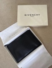 Borsa Givenchy Antigona pochette media in pelle nera
