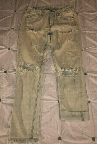 AEO American Eagle TOMGIRL Ripped Knee 