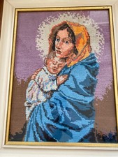 Quadro a punto croce con madonna e crocifisso vintage