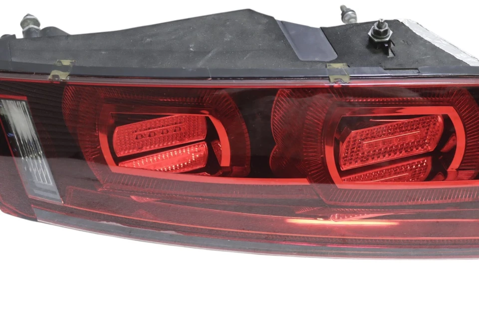 Luz trasera izquierda LED del lado del conductor Audi R8 borde negro 2008-2012 OEM Foto 4 de 4