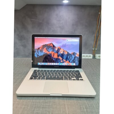 Apple Macbook Pro i5 500GB  2.5GHz 4GB ***NEW CONDITION***