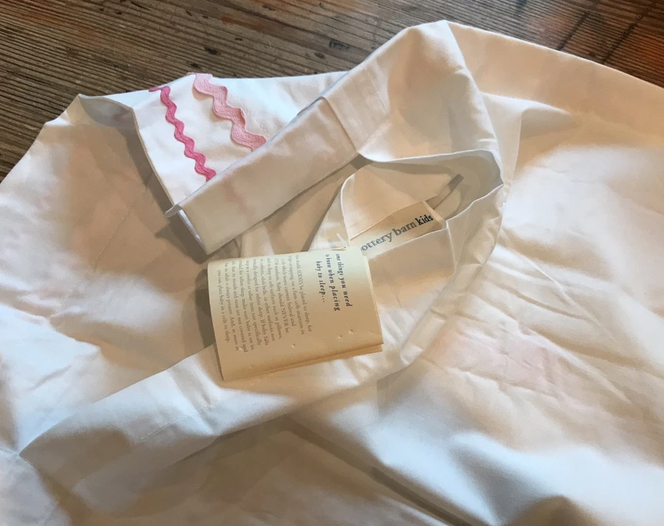 Almohada Pottery Barn Kids bordada rosa monograma nuevo con etiquetas 💕 Meg o cristal Foto 4 de 4