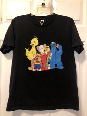 uniqlo cookie monster t shirt