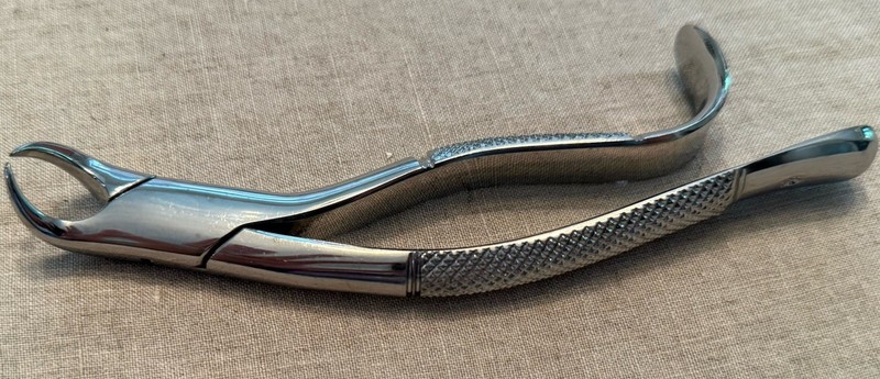 HU FRIEDY Instruments  Dental Cowhorn Forceps Thumb Hook No.16 | F16 |
