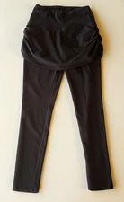 NWOT Ruby Ribbon Black Skirted Leggings, Size Small