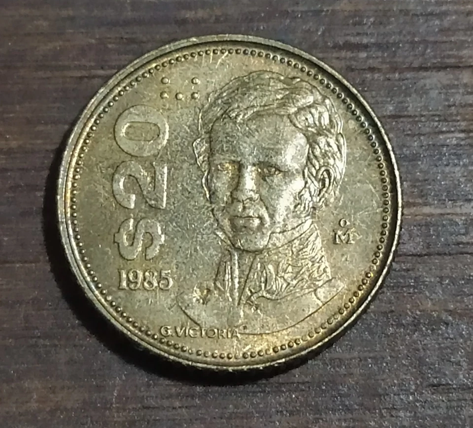 $20 Pesos Guadalupe Victoria México 1985 Variante cola de rata con G separada Foto 2 de 3