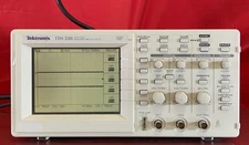 Tektronix TDS220 Digital Storage Oscilloscope, 2 channel, 100 MHz, TDS2CM Ext.