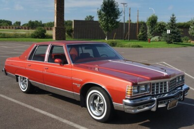 1977 Pontiac Bonneville brnt orange | 24x36 inch poster | classic vintage car