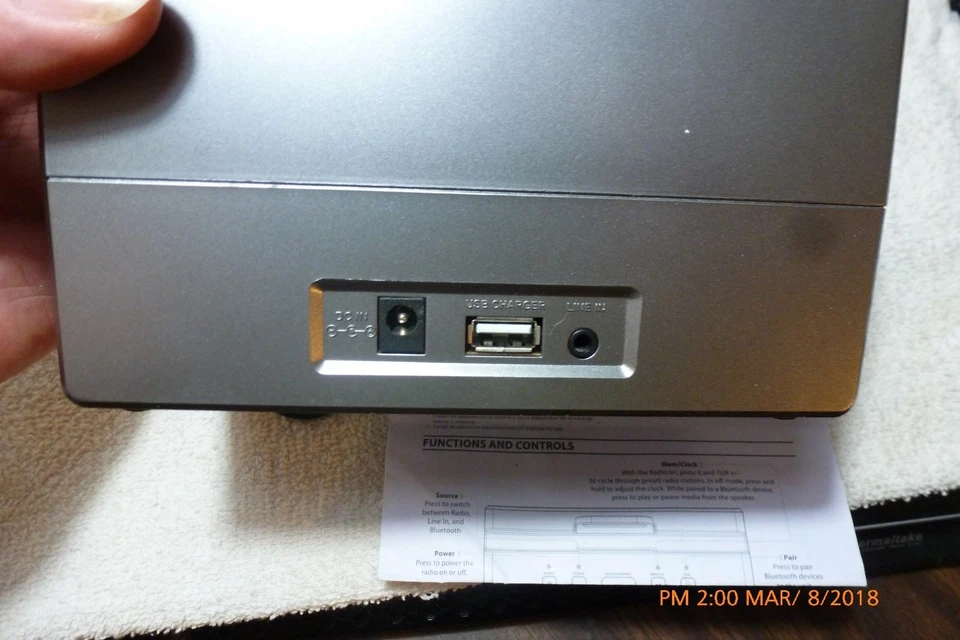 iLive Bluetooth Speaker with Clock, Black - Image 4 of 4