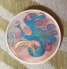 Vintage Vari-Vue Groovy Peacock Lenticular Flicker Flasher Pin Back Badge Button