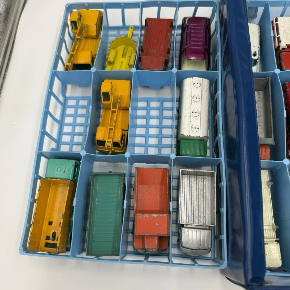 Vintage 1968 Official Lesney Matchbox Deluxe Collector Case Full Of Lesney Cars - Image 3 of 4