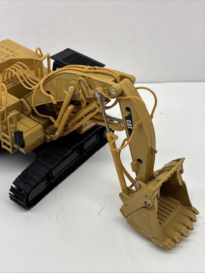NORSCOT CATERPILLAR 365C LFS-FRONT SHOVEL W/METAL TRACKS-1:50 SCALE? - Image 2 of 4