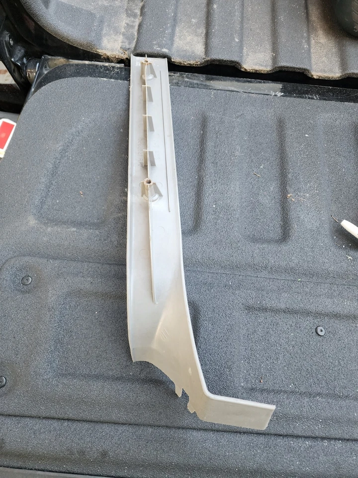 Chevy Impala SS Pasajero Trasero Gris Puerta Jamba Alféizar Borde 94 95 96 Gris Caprice 93 Foto 2 de 3