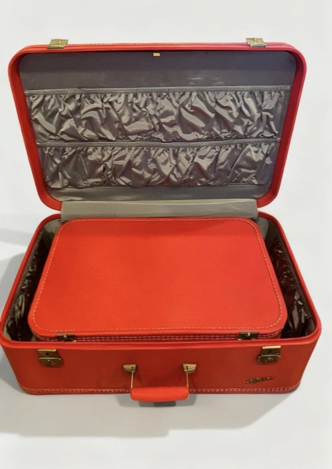 Vintage 1950s Lady Baltimore Red 3 Pc  Nesting Hard Luggage Suitcase Set 3 Keys - Image 2 of 4