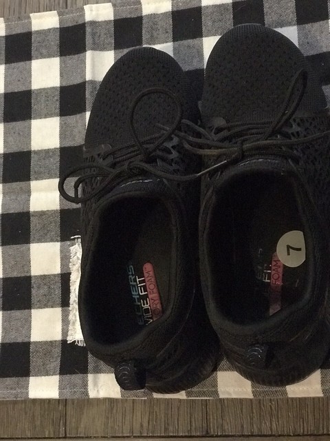 Skechers Relaxed Fit Air Cooled Memory Foam Slip On Sneakers Sz 9 Black 23028