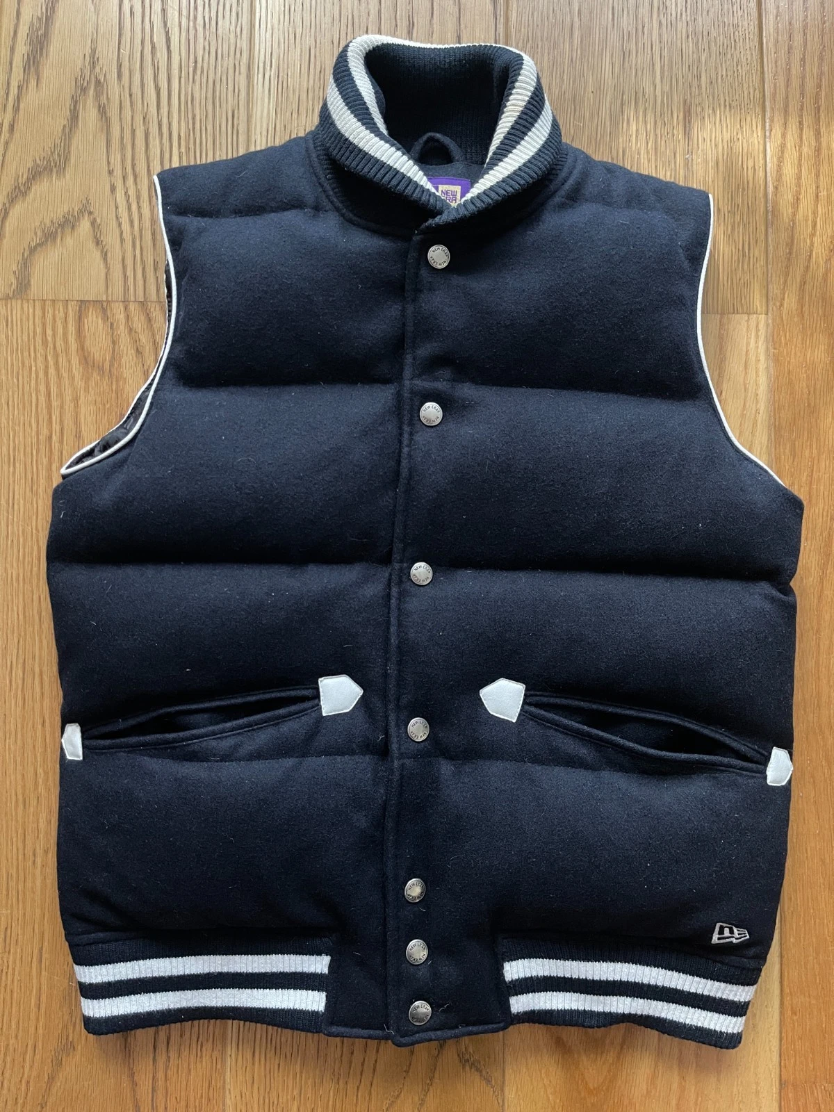 NEW ERA DOWN GILET MEN'S BLUE SLEEVELESS FEATHER QUILTED VARISTY WOOL JACKET S