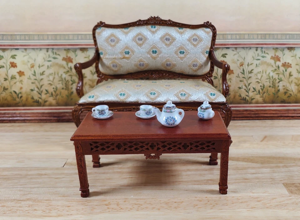 Mesa de centro para casa de muñecas vintage Hansson miniaturas madera escala 1:12 acabado nogal Foto 2 de 4