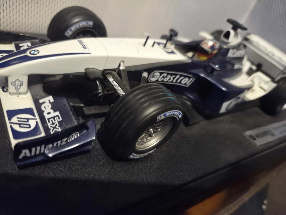 Juan Pablo Montoya - BMW F1 Williams FW25 2003 - 1/18 Scale - Hot Wheels - Image 4 of 4