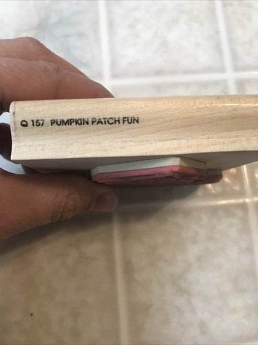 Zucca Patch Divertente Spaventapasseri Timbro Gomma Autunno Ringraziamento D.O.T.S. Montato su legno - Foto 3 di 4