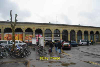 Foto 6x4 Die Fassade des Bahnhofs Cambridge Einige mögen die F c2014 betrachten