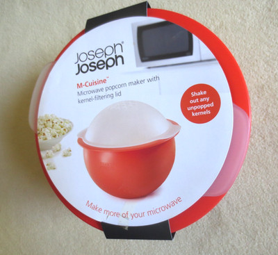JOSEPH JOSEPH M-CUISINE MICROWAVE POPCORN MAKER WITH KERNAL FILTERING LID NEW