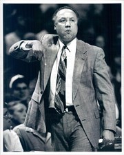 1993 Press Photo NBA Cleveland Cavaliers HOF Coach Lenny Wilkens - snb6555