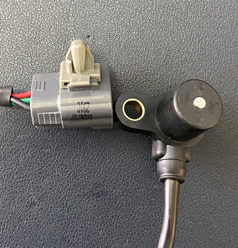 SMP PC120 NEW Crankshaft Position Sensor - Image 2 of 4