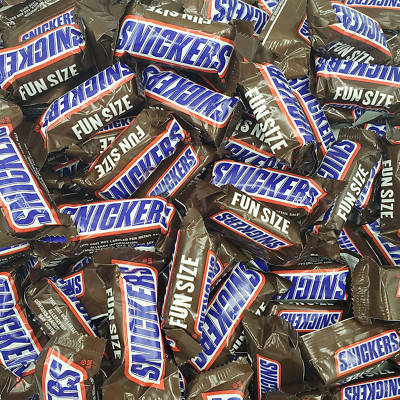 SNICKERS Milk Chocolate, Fun Size Candy Bars, Individually Wrapped (2 Pounds)