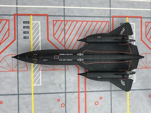 Herpa Wings 1:200 USAF SR 71 Blackbird Reconnaissance Aircraft Model Alloy Toys - Picture 11 of 28