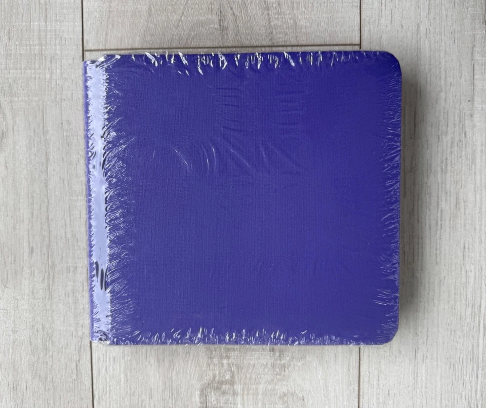 Álbum de recortes Creative Memories 7x7 lámina púrpura remolinos cuadrados sellado Foto 2 de 3