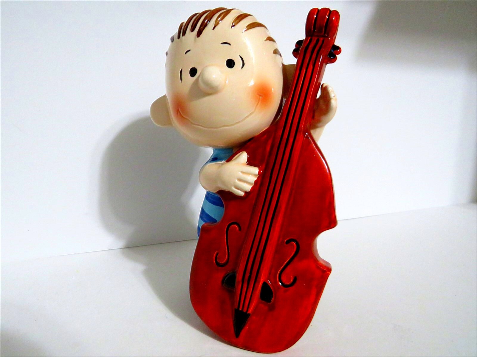 SNOOPY PEANUTS LINUS DETERMINED CERAMIC MUSICIAN SERIES BANK FIGURE 1992