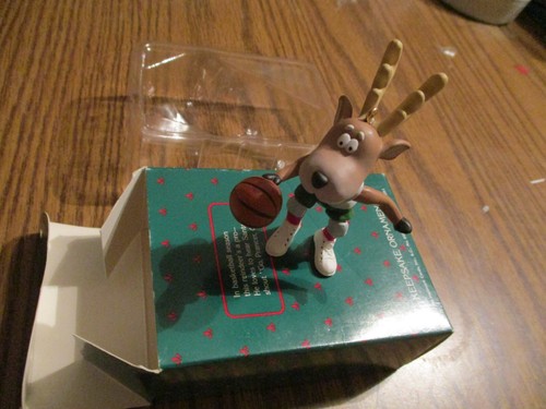 Hallmark - De colección 1988 - Reindeer Champs Baloncesto "PRANCER"" Adorno de Navidad - Imagen 5 de 8