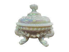 Westmoreland Argonaut Nautilus Shell Opalescent Pearl Color Candy Dish Read