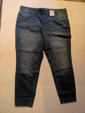 Terra Sky pull on capris / Medium Wash / 1X 16w-18w