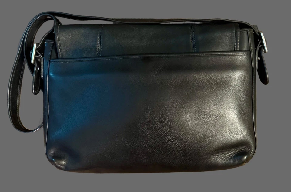 Bolso Mensajero Coach Legacy Cuero Negro 9064 Laptop Bolsillos con Cremallera Unisex Foto 2 de 4
