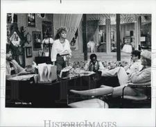 Press Photo Five actors in a movie scene in an office - DFPG73401
